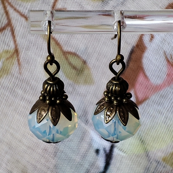 Stone Glass Moonstone Bracelet and Pierced Earrings Brass Tone Angela Rustini - Picture 6 of 8